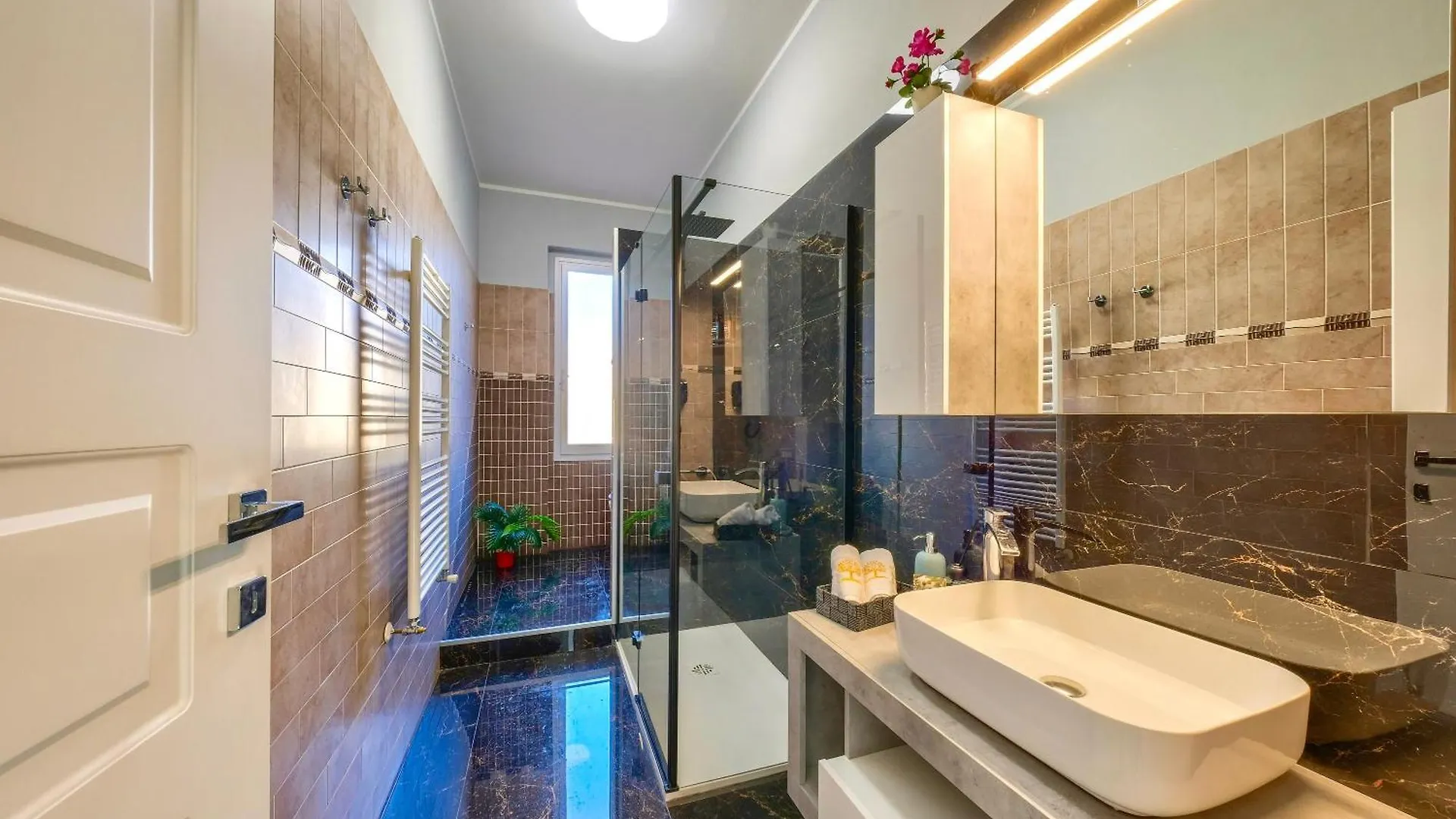 T&F House Daire Scandicci 0*,